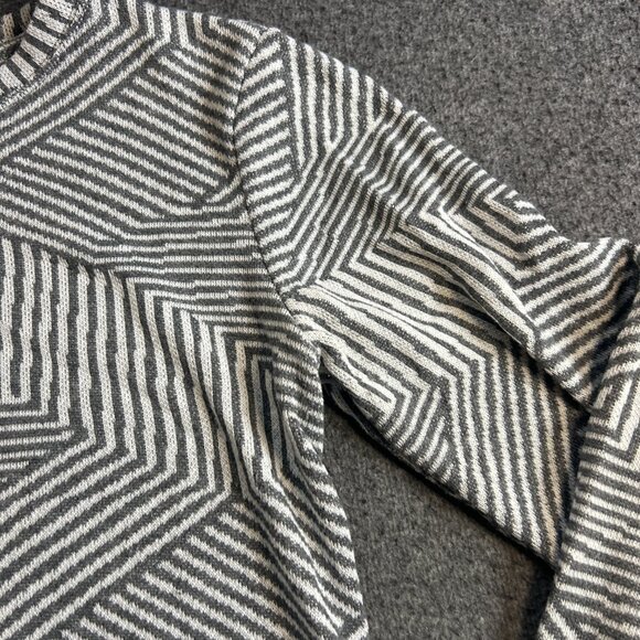 Ellen Tracy Gray/White Striped Pullover LS‎ Sweater Top, Size M - Picture 10 of 11